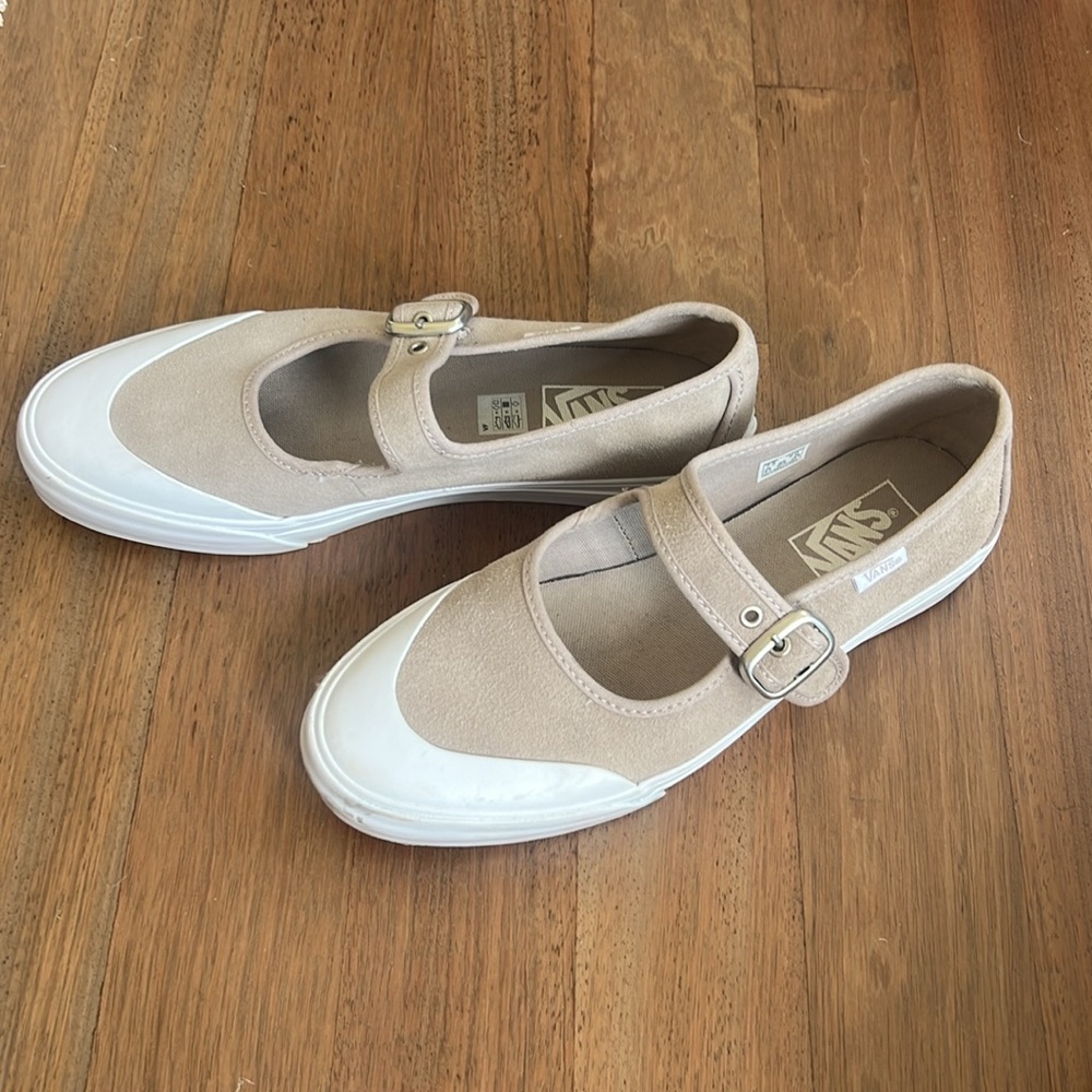 Vans - Picture 2 of 3